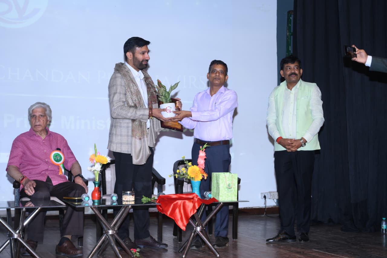 WhatsApp Image 2025-11-02 at 13.44.03_4522d2d0